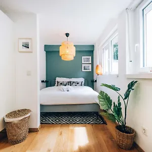 Cozy With Private Terrace Luxemburg